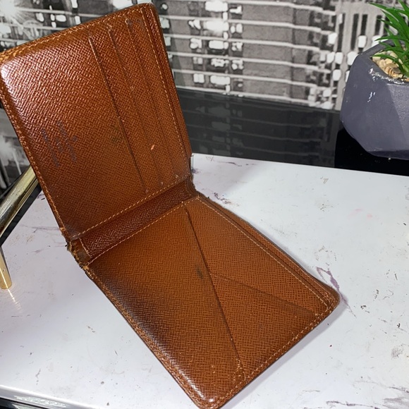 Authentic Louis Vuitton Monogram Bifold Wallet - Picture 3 of 12